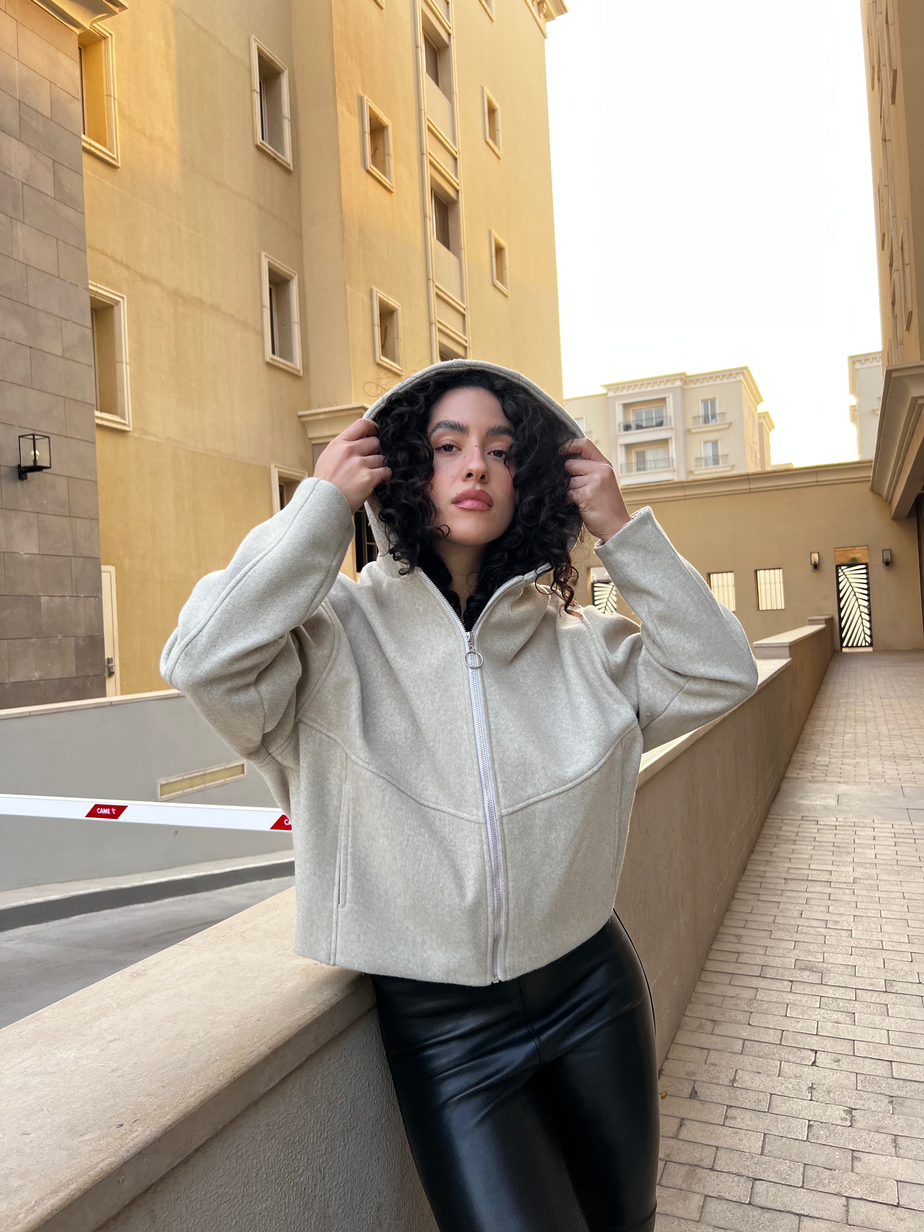 Snug Oversized In Greish Beige