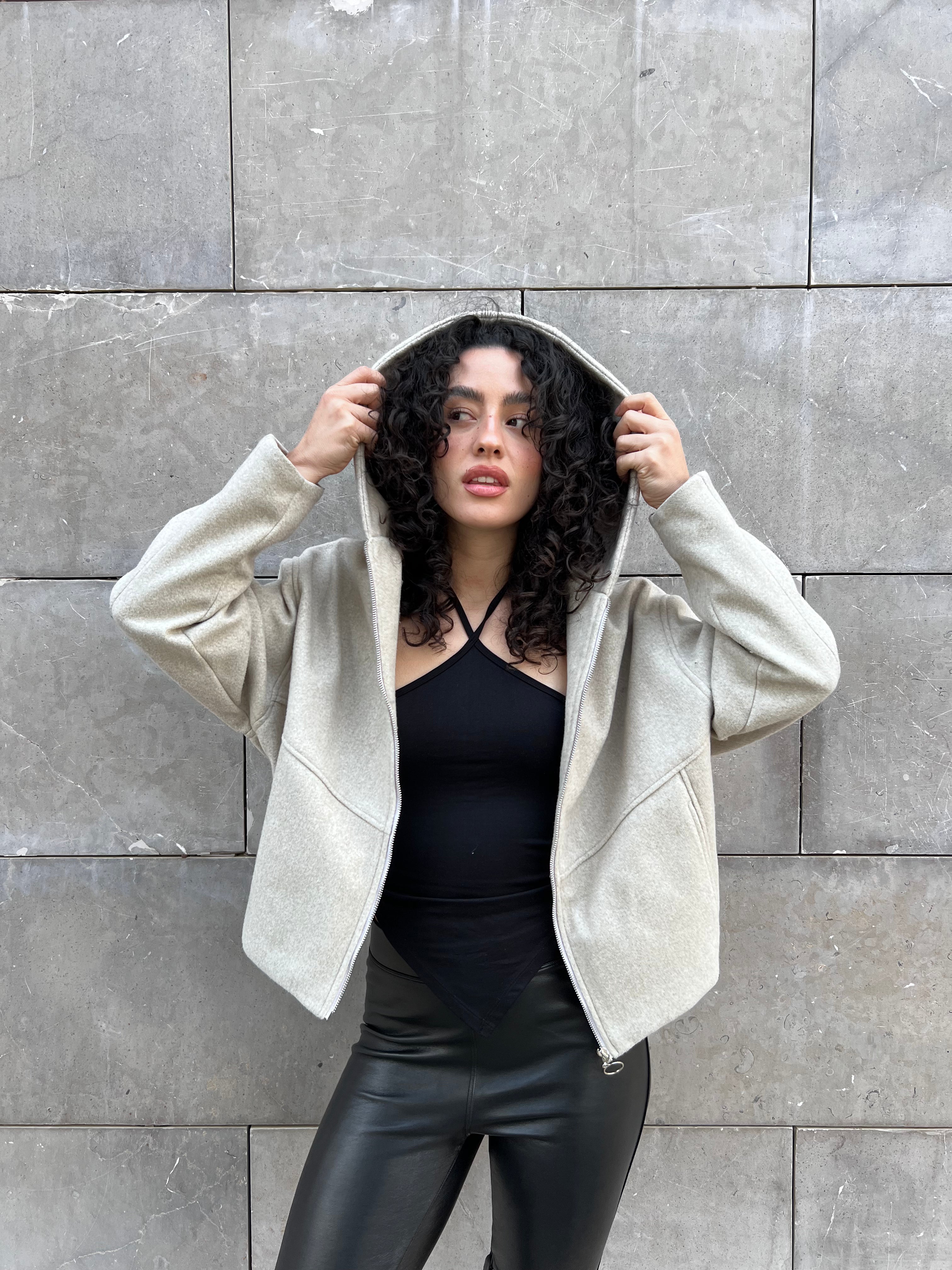 Snug Oversized In Greish Beige