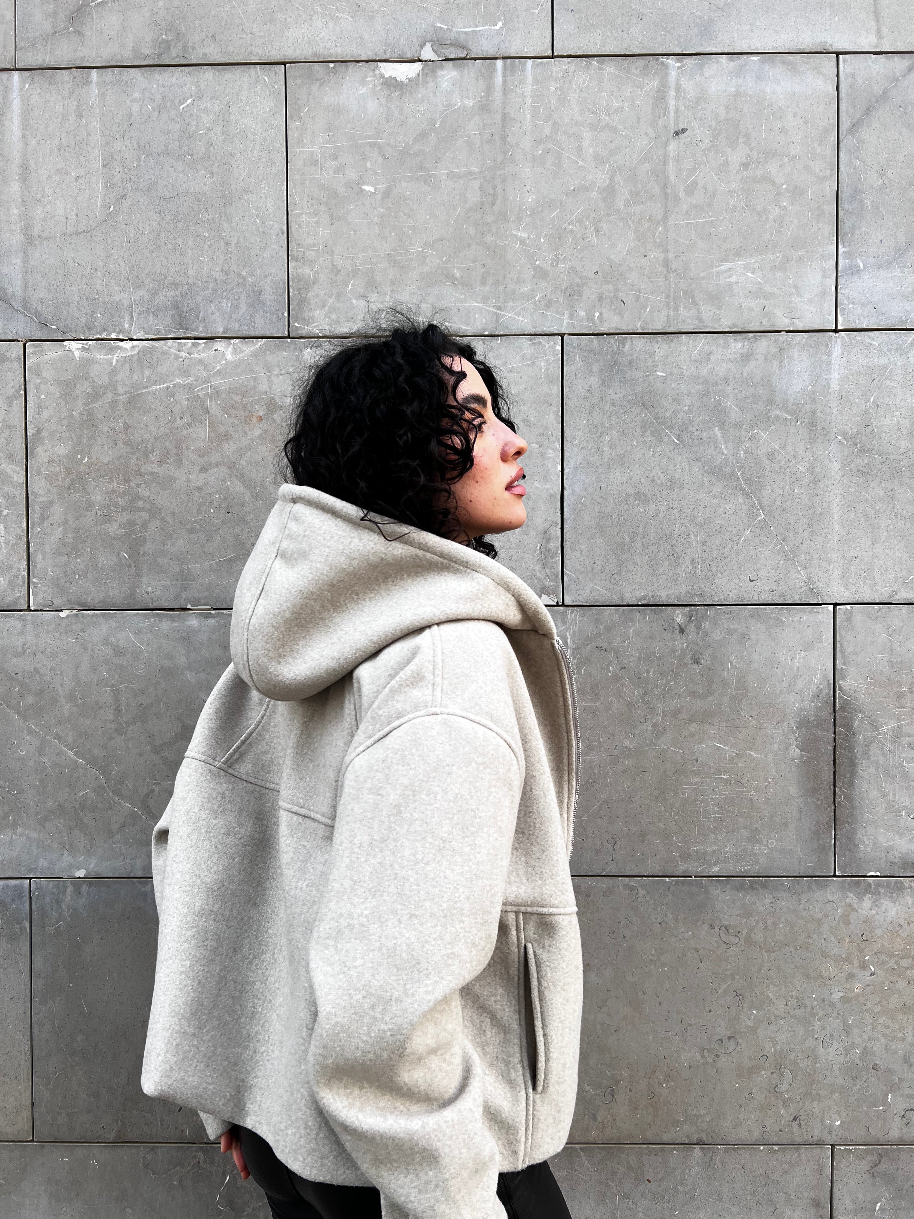 Snug Oversized In Greish Beige
